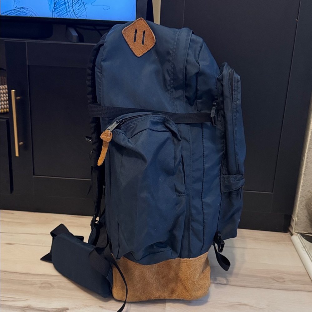 Vintage L.L.Bean Leather Bottom Backpack Navy Internal Frame Daypack - Picture 2 of 12